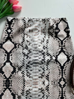 Load image into Gallery viewer, Skirt-Waist 26 to 28