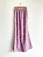 Load image into Gallery viewer, Lavender Cotton Skirt-Waist 26 to 30