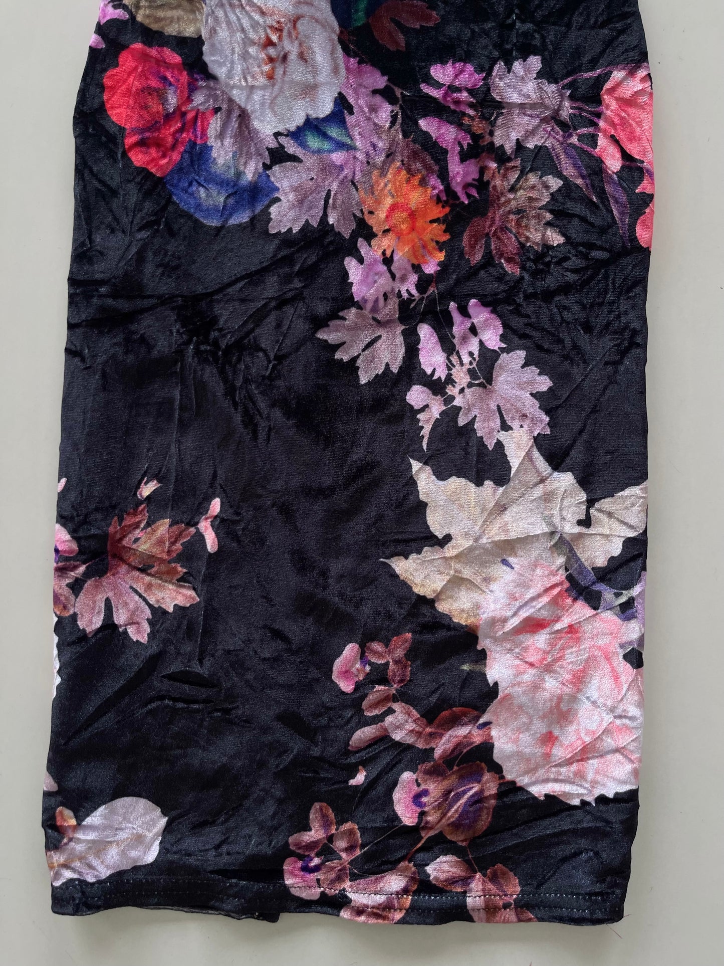 Boohoo Velvet Dress-Bust 30 to 32