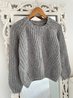 Load image into Gallery viewer, Chunky Soft Sweater-Chest 38