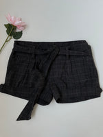 Load image into Gallery viewer, Stradivarius Shorts-Waist 32