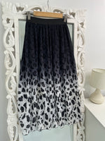 Load image into Gallery viewer, Skirt-Waist 24 to 30