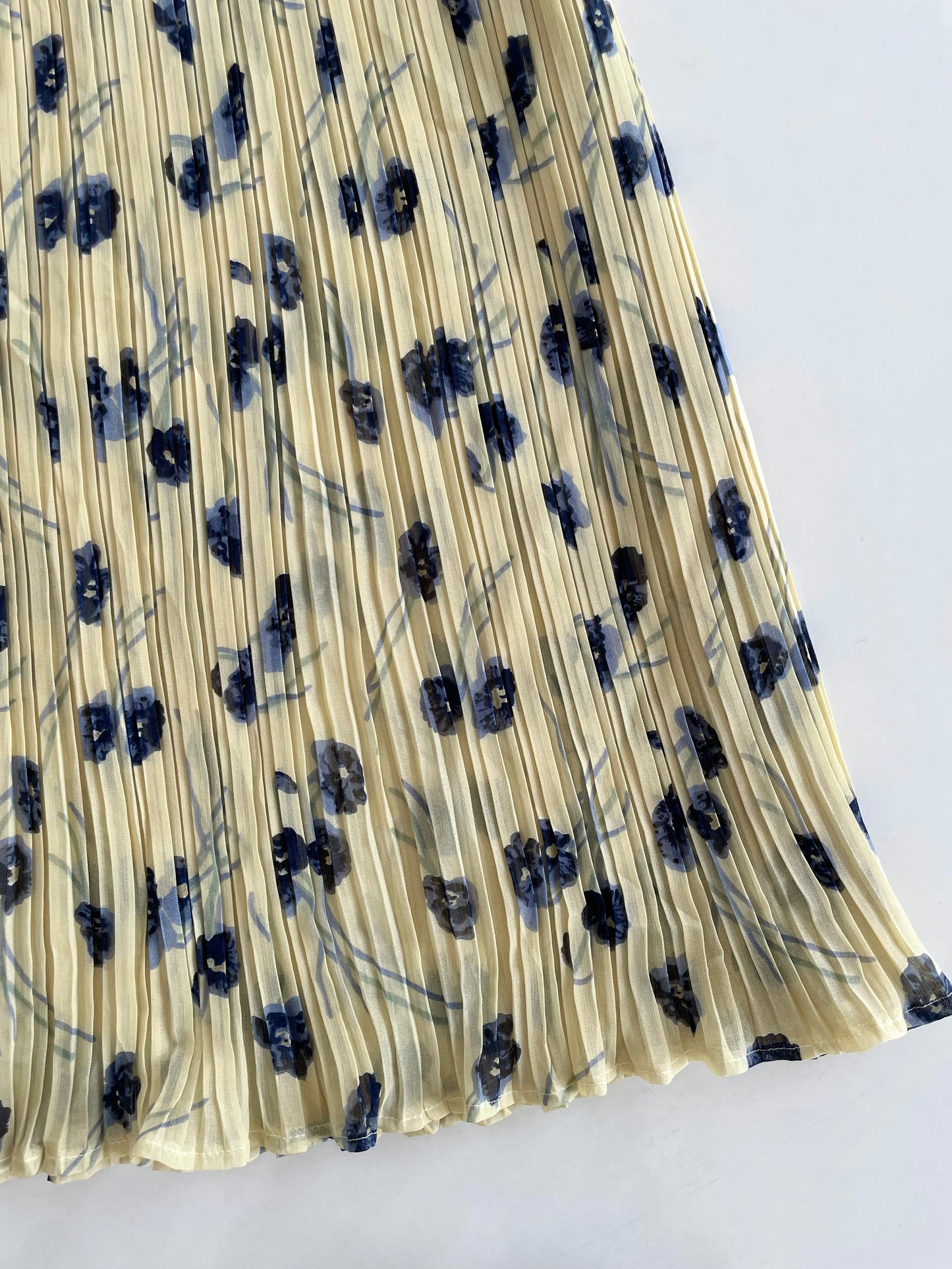 Pleated Sheer Skirt-Waist 30 to 34