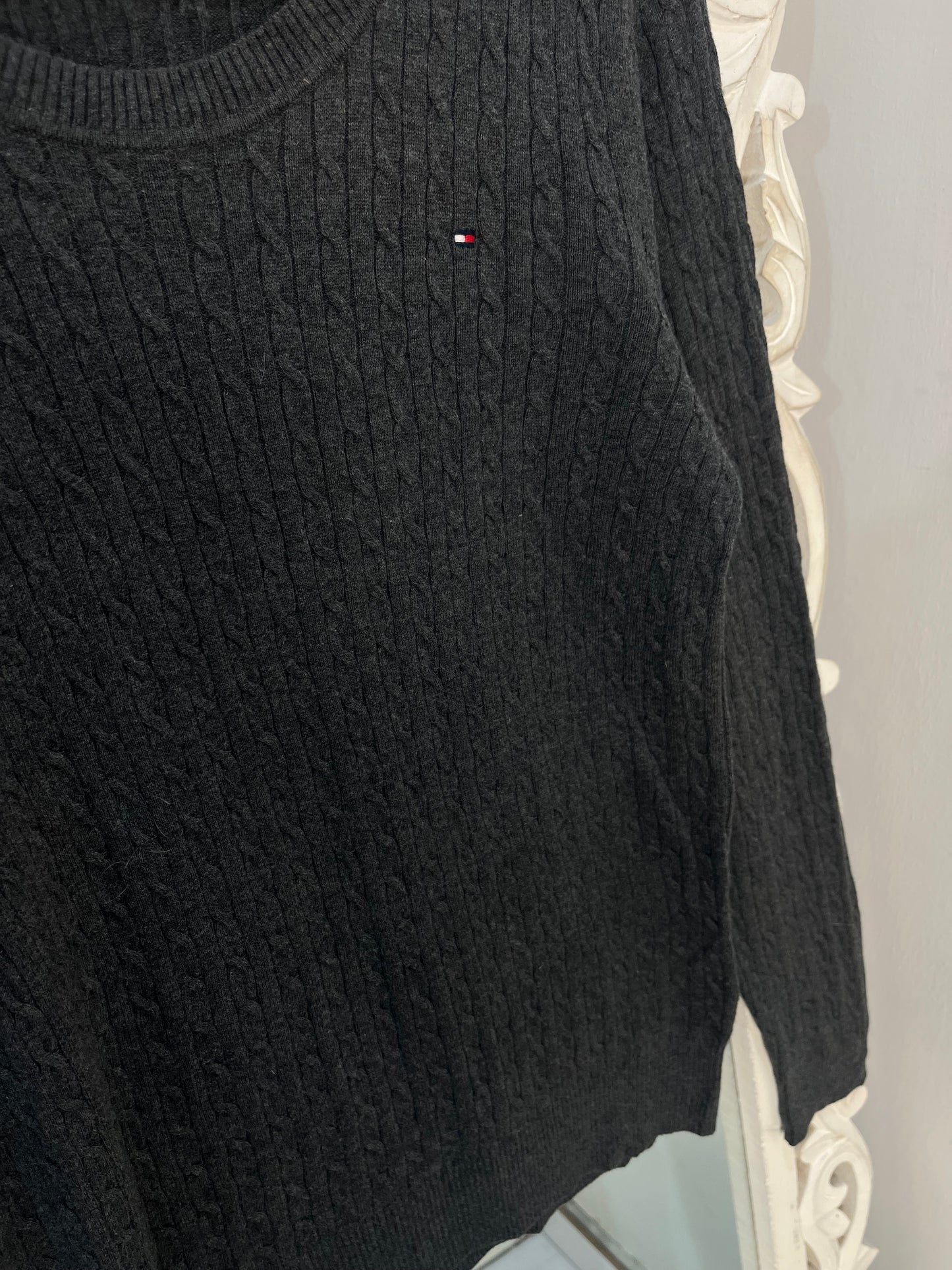 Vintage Tommy Hilfiger Sweater-Chest 38 to 40