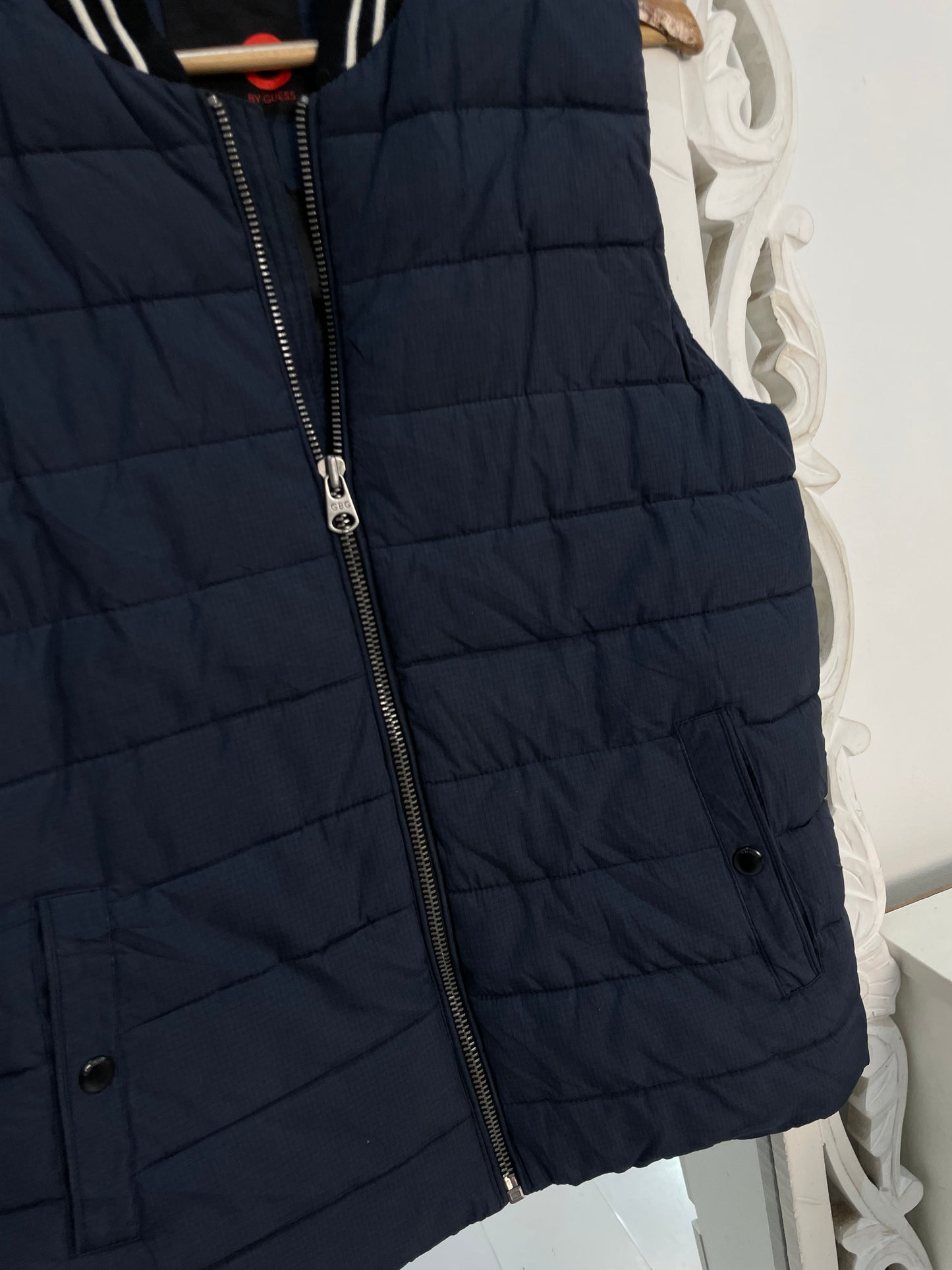 Guess Puffer Jacket-Chest 36