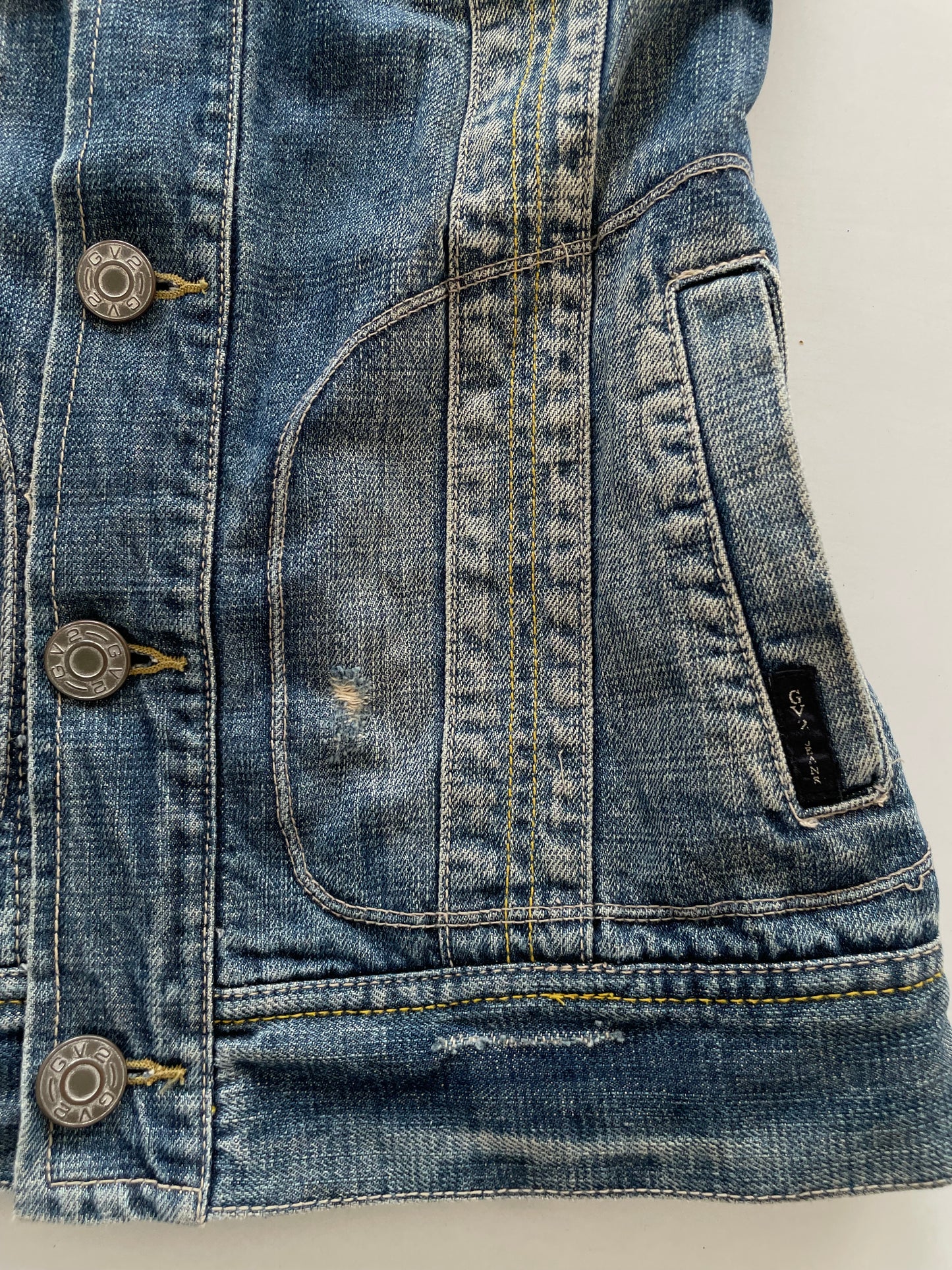 GV2 Denim Top-Bust 42