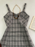 Load image into Gallery viewer, Roem Dress-Bust 34