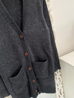 Load image into Gallery viewer, Shrug- Bust 40