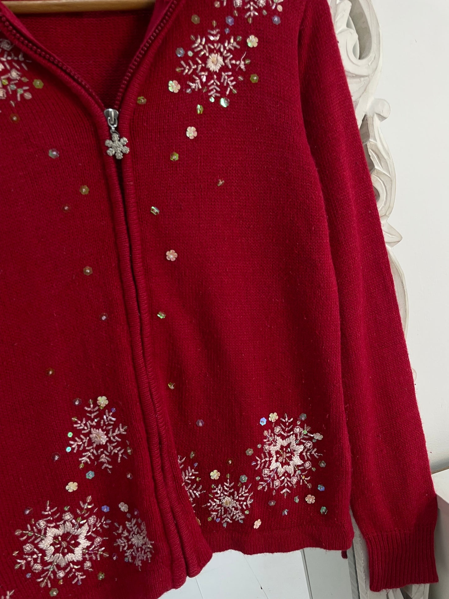 Embroidered Vintage Sweater-Bust 38