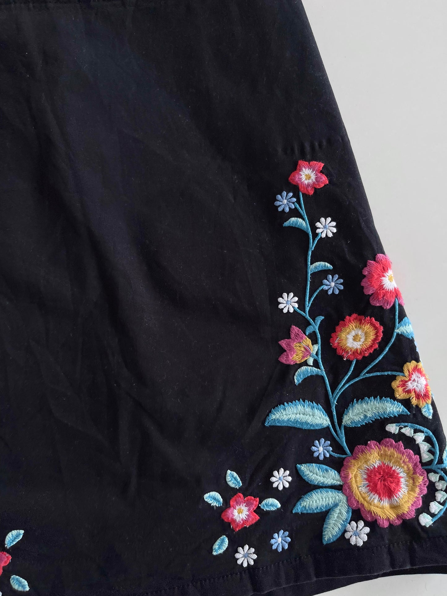 Cache Cache Embroidered Skirt-Waist 32