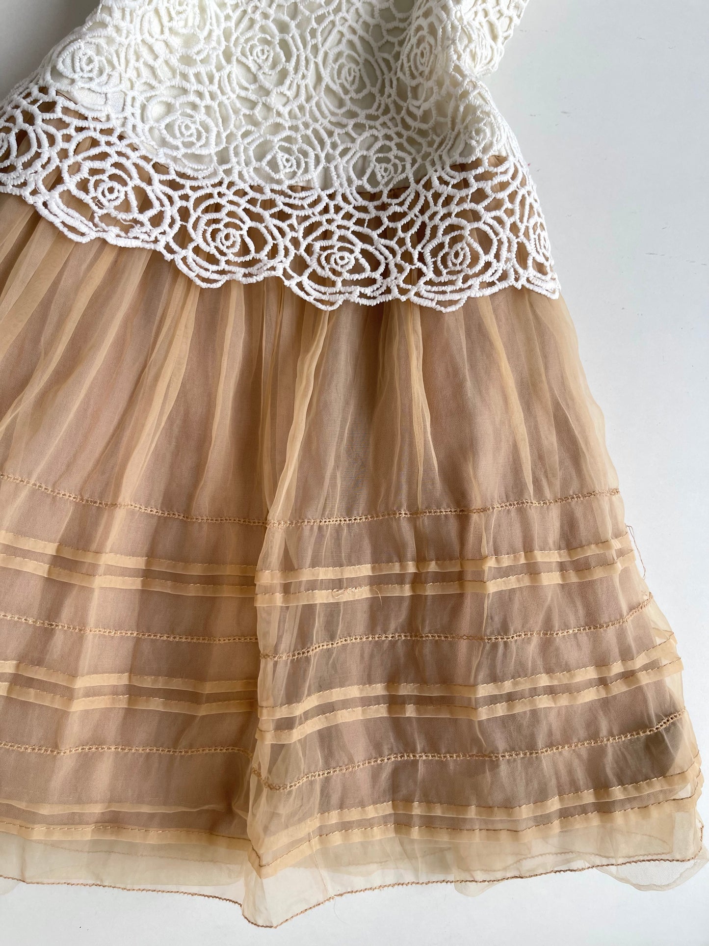 Vintage Lace Dress-Bust 34