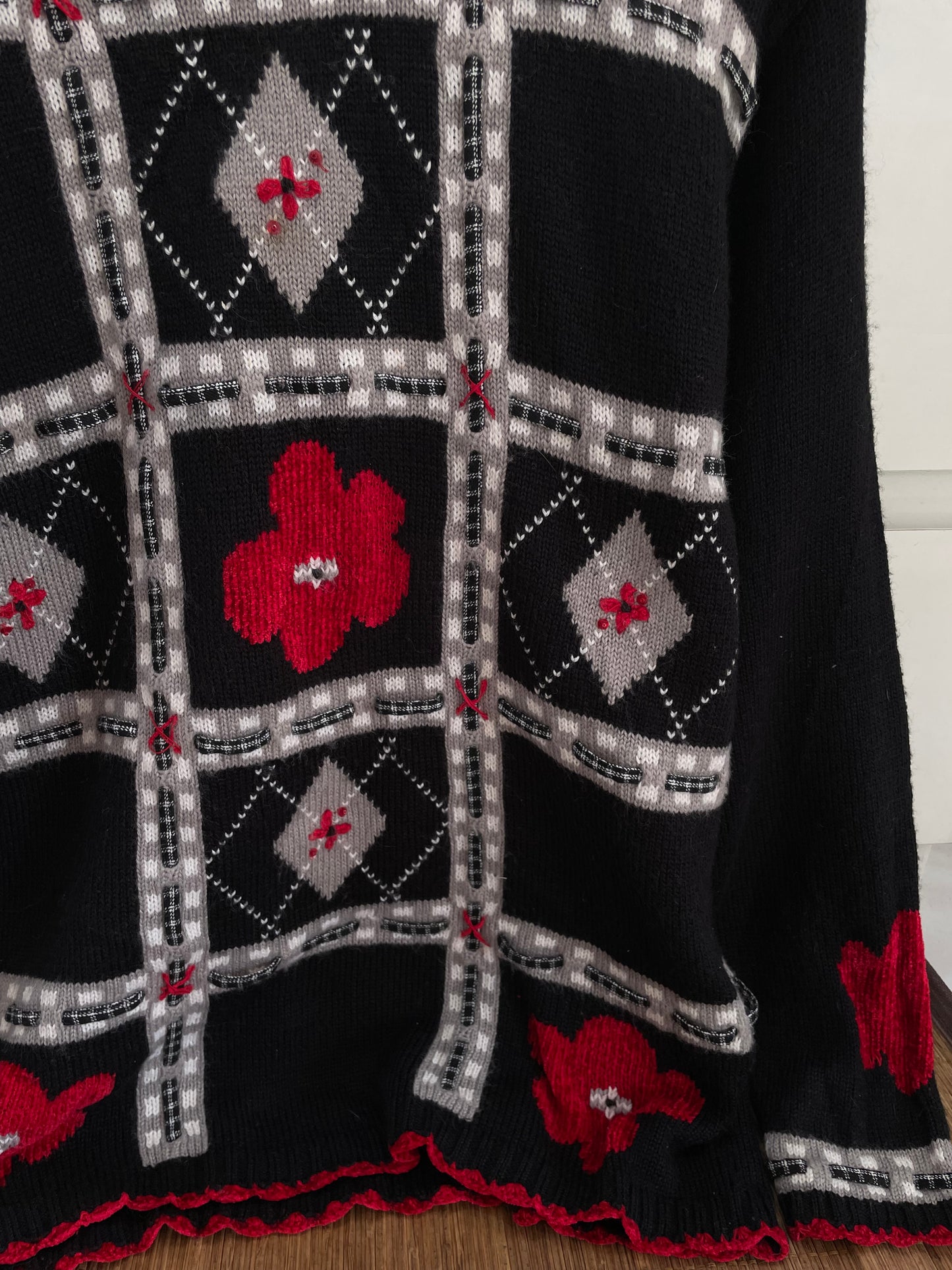 Embroidered Vintage Sweater-Bust 42