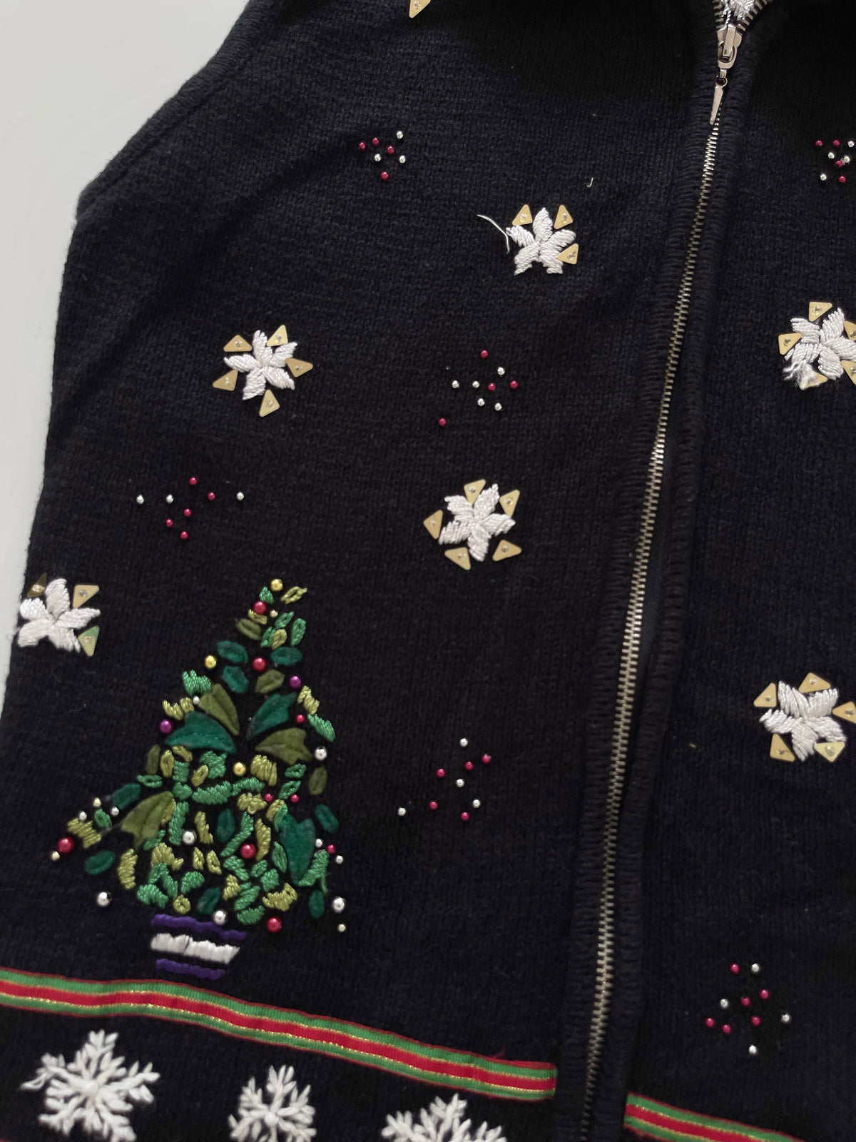 Mercer Street Studio Embroidered Christmas Vest Sweater-Bust 42