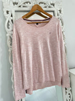 Load image into Gallery viewer, Vintage Tommy Hilfiger Top-Bust 42 to 44