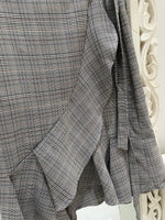 Load image into Gallery viewer, Vintage Skirt -waist 26 to 28