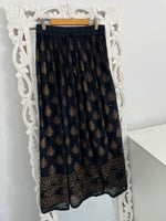 Load image into Gallery viewer, Skirt-Waist 26 to 34
