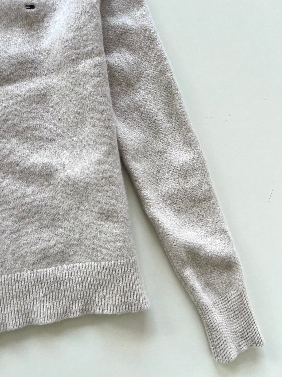 Tommy Hilfiger 100% Wool Vintage Sweater-Bust 32