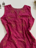 Load image into Gallery viewer, Sequin Kurti-Bust 40
