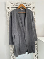 Load image into Gallery viewer, Shrug- Bust 42