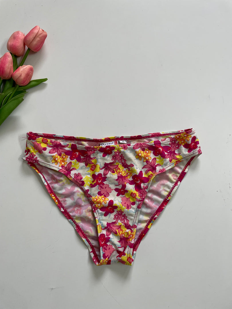 BIKINI SET - BUST 30 to 34 , WAIST 28 to 30