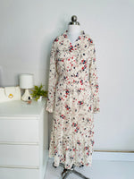 Load image into Gallery viewer, KOREAN FLOWER DRESS - BUST 36 to 38
