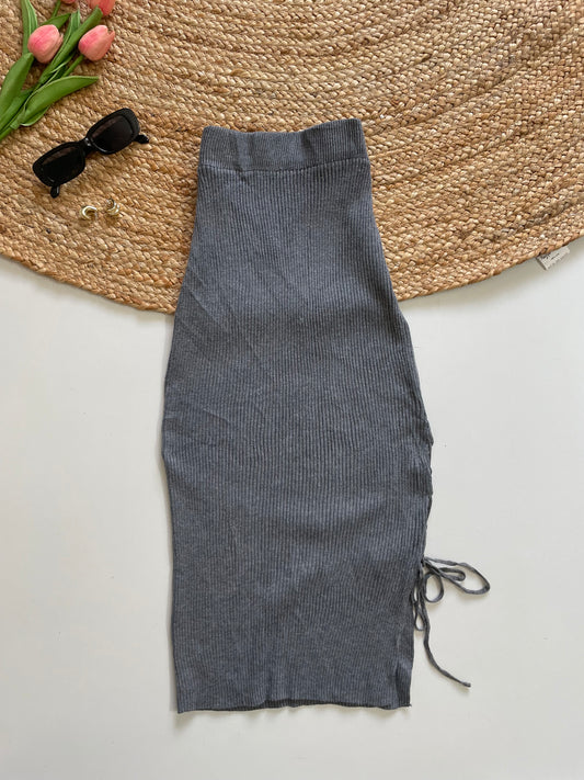 GREY RIBBED SKIRT - WAIST 28 to 32