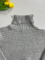 Load image into Gallery viewer, New Look Soft Grey Sweater-Bust 34 to 38
