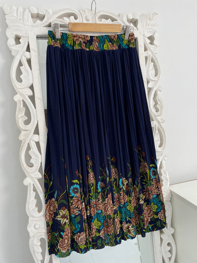 Vintage Skirt-Waist 28 to 34