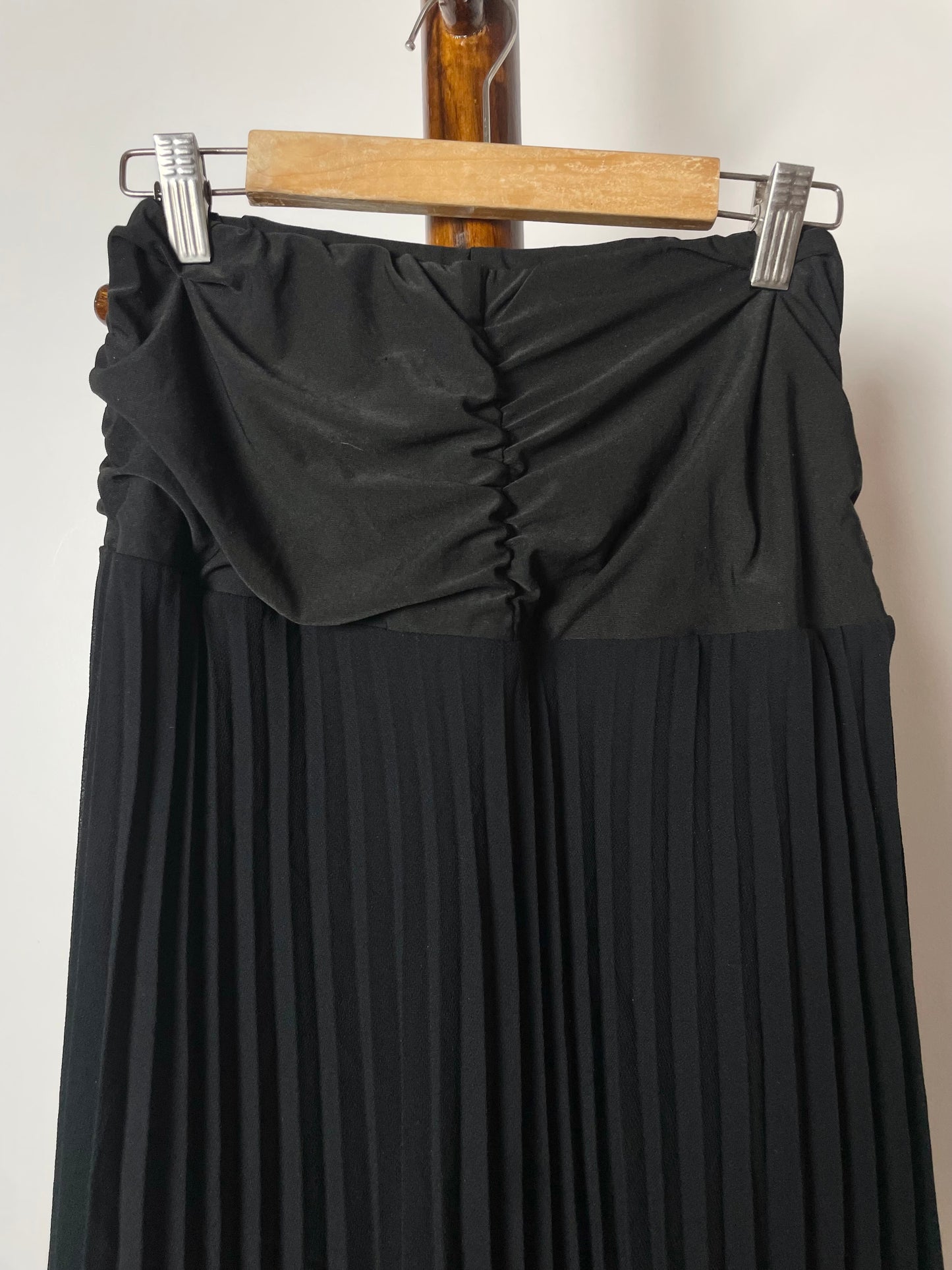 Vintage Black Pleated Skirt-Waist 28 to 32