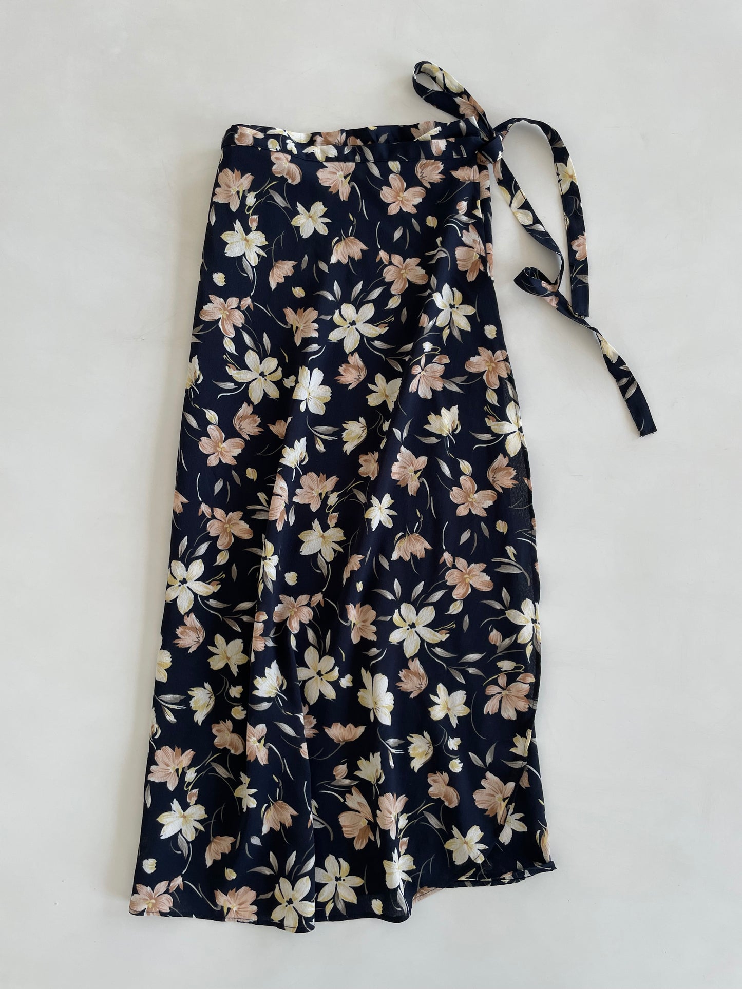 Gardenia Nuit Wraparound Skirt-Waist 30 to 32
