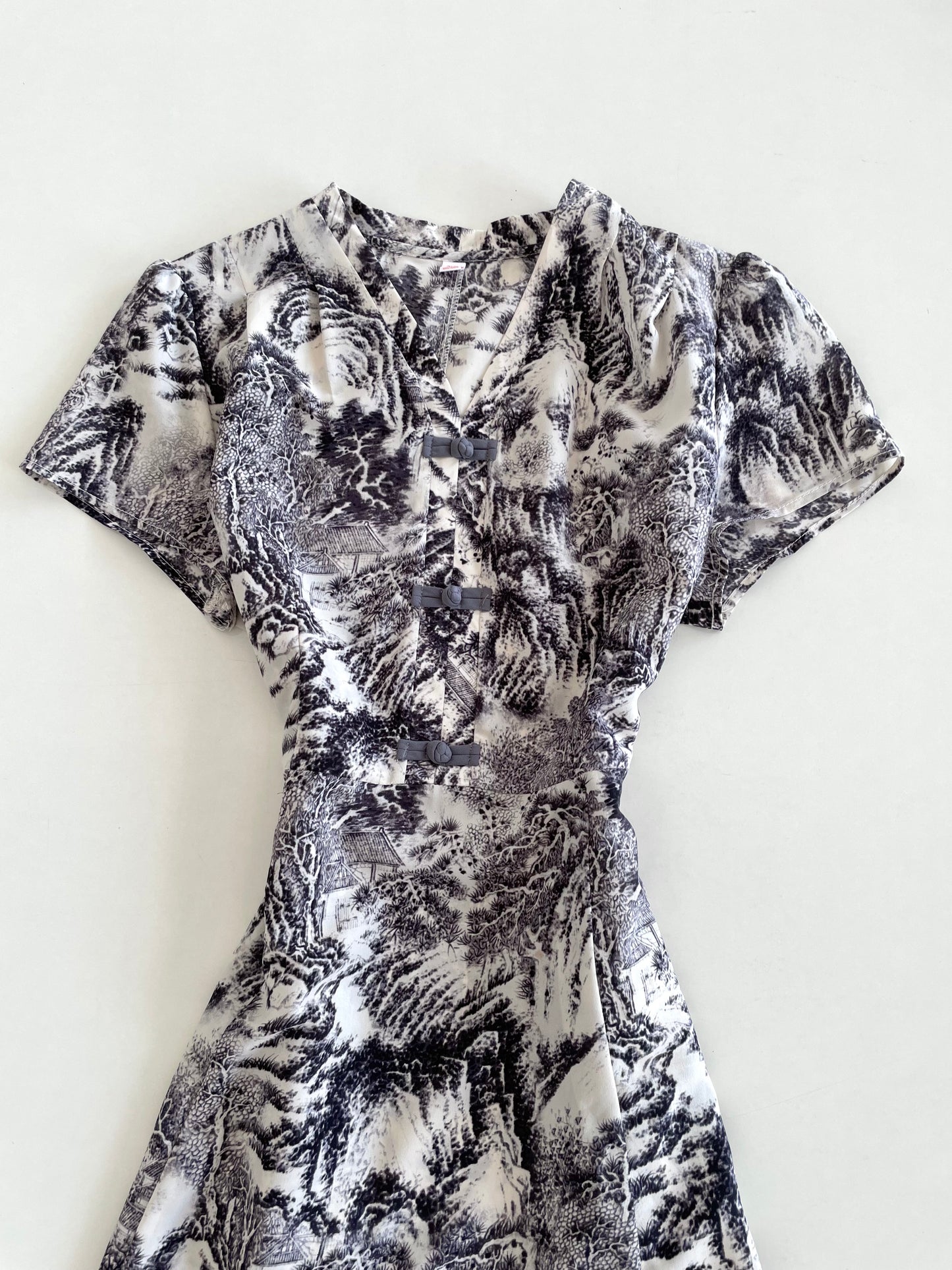 Vintage Dress-Bust 42