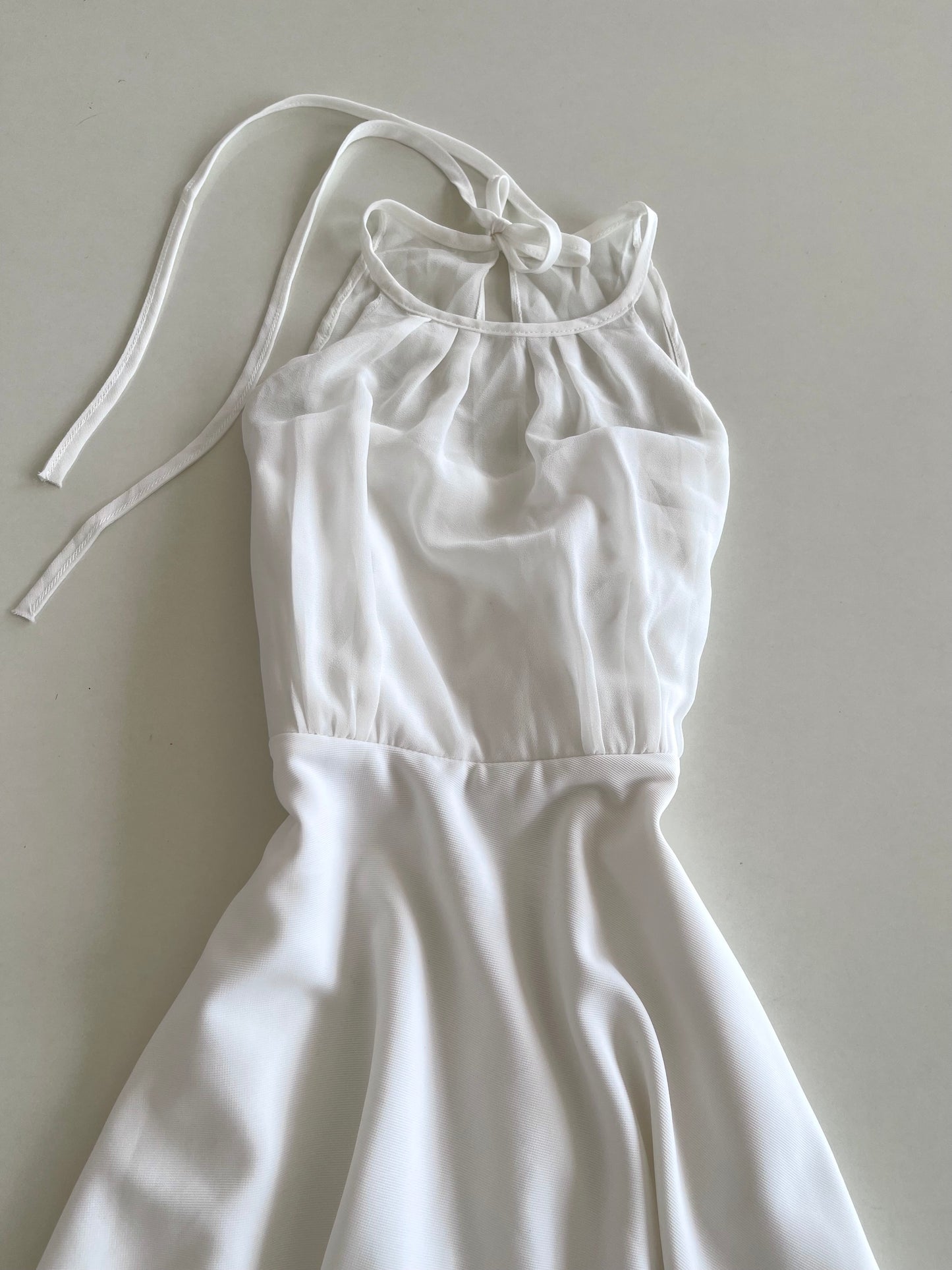 White Vintage Dress-Bust 30 to 32