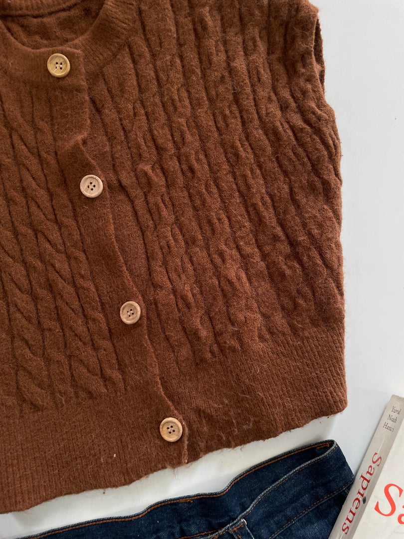 Chunky Sweater Vest-Bust 40