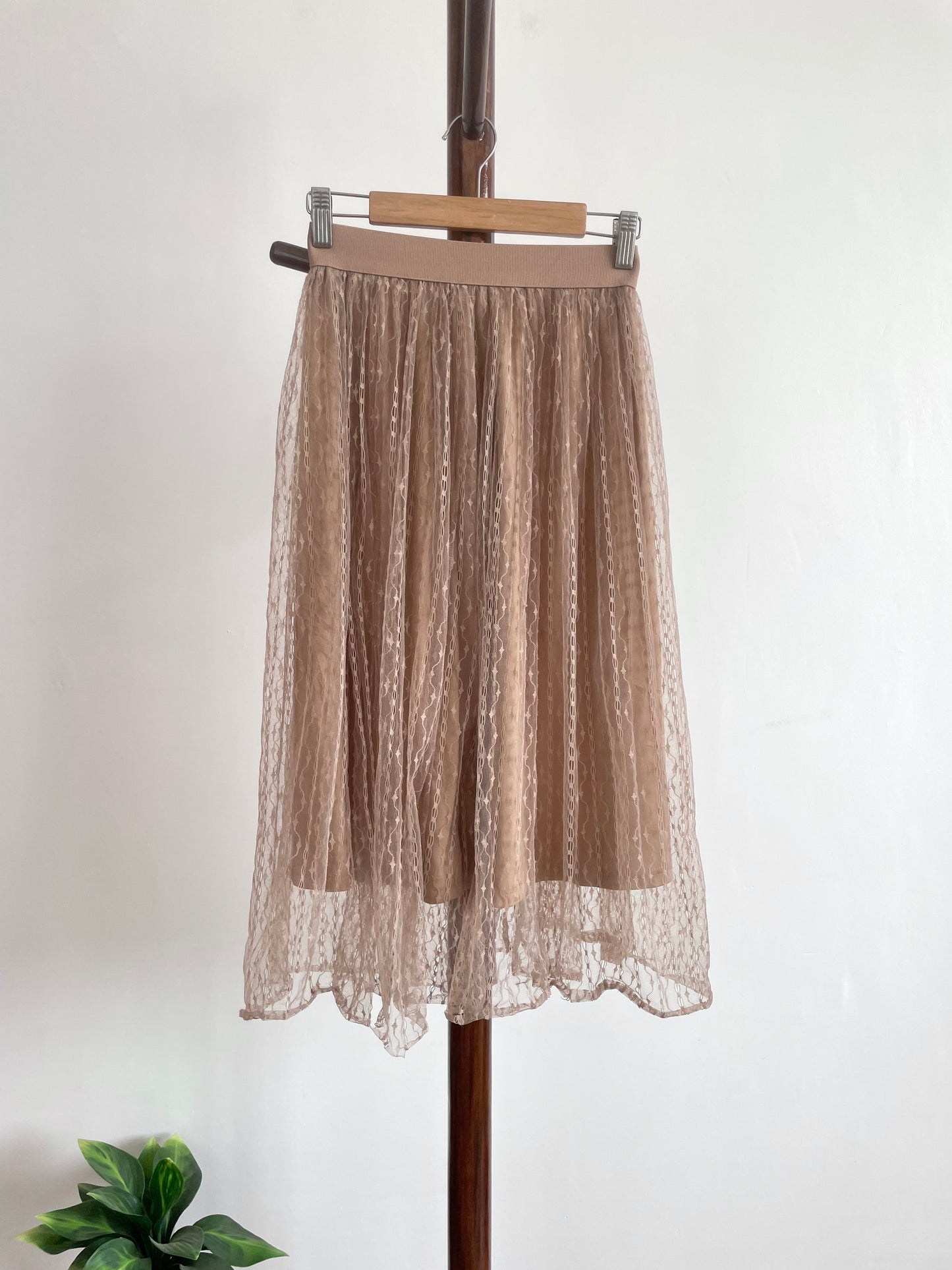 Dazy Lace Skirt-Waist 24 to 28