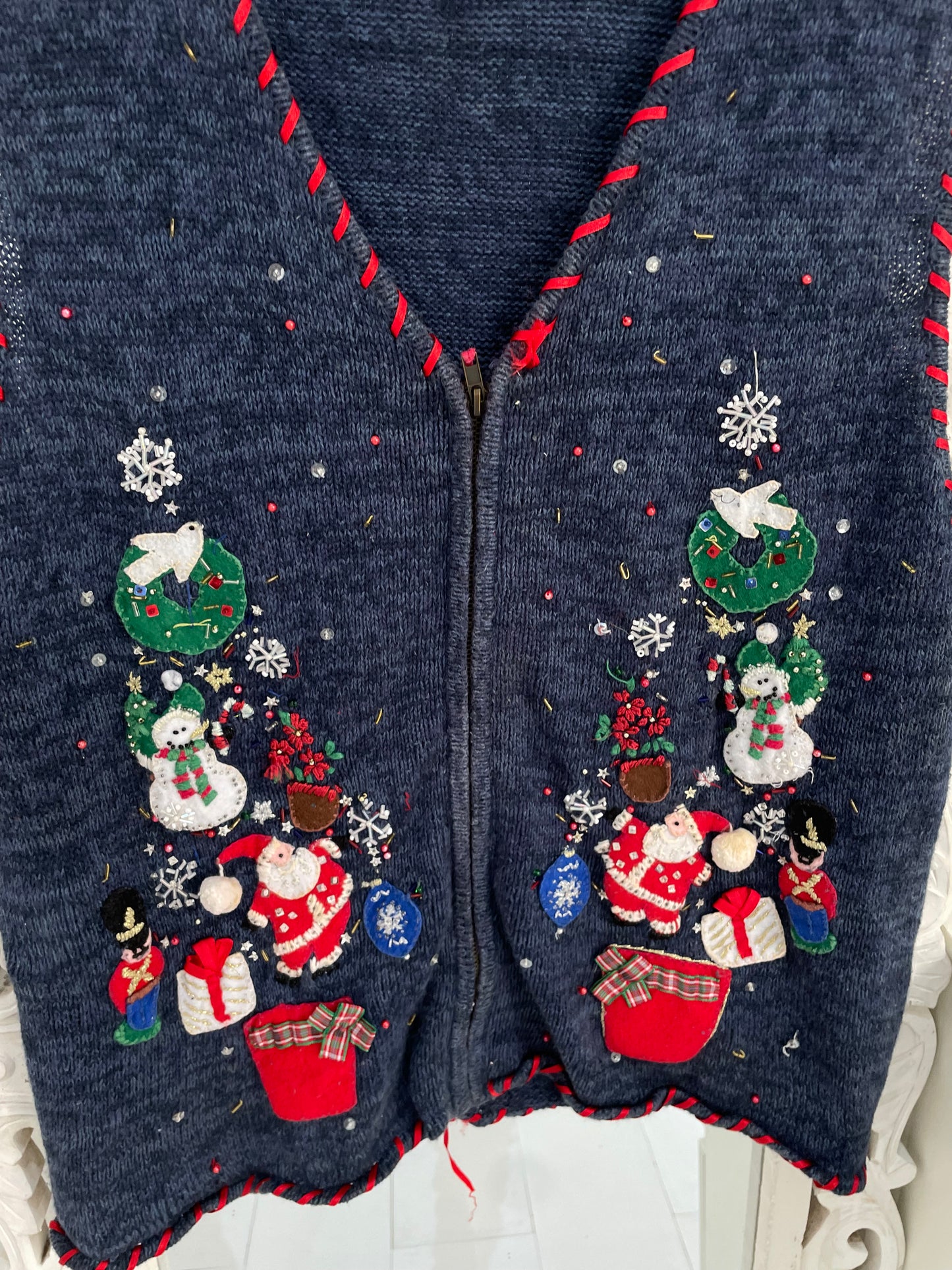 Tiara Christmas Sweater Vest-Bust 42