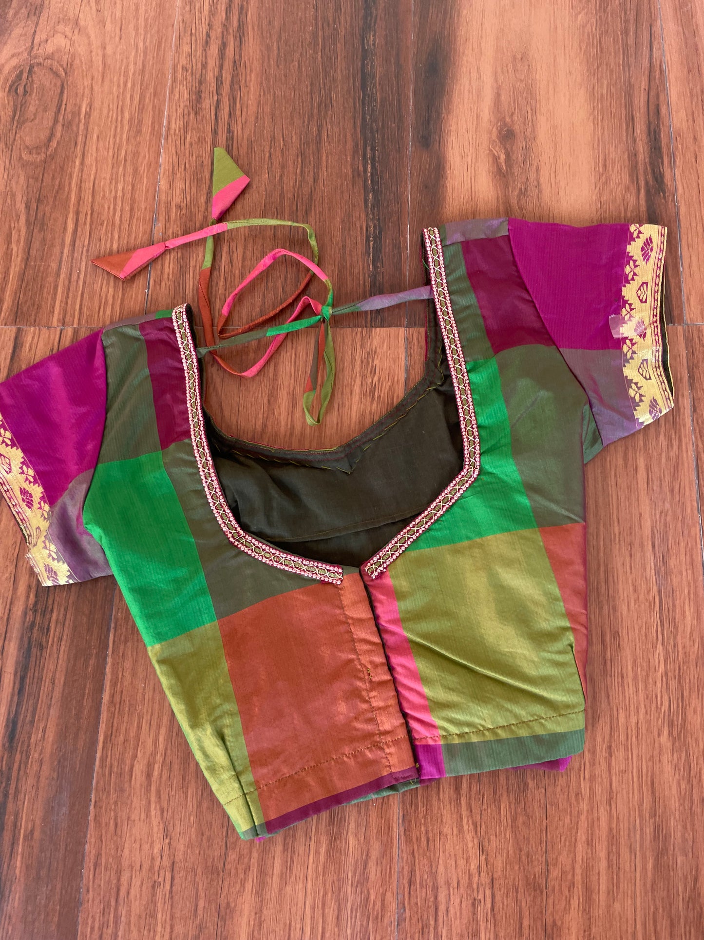 Desi Top-Bust 36