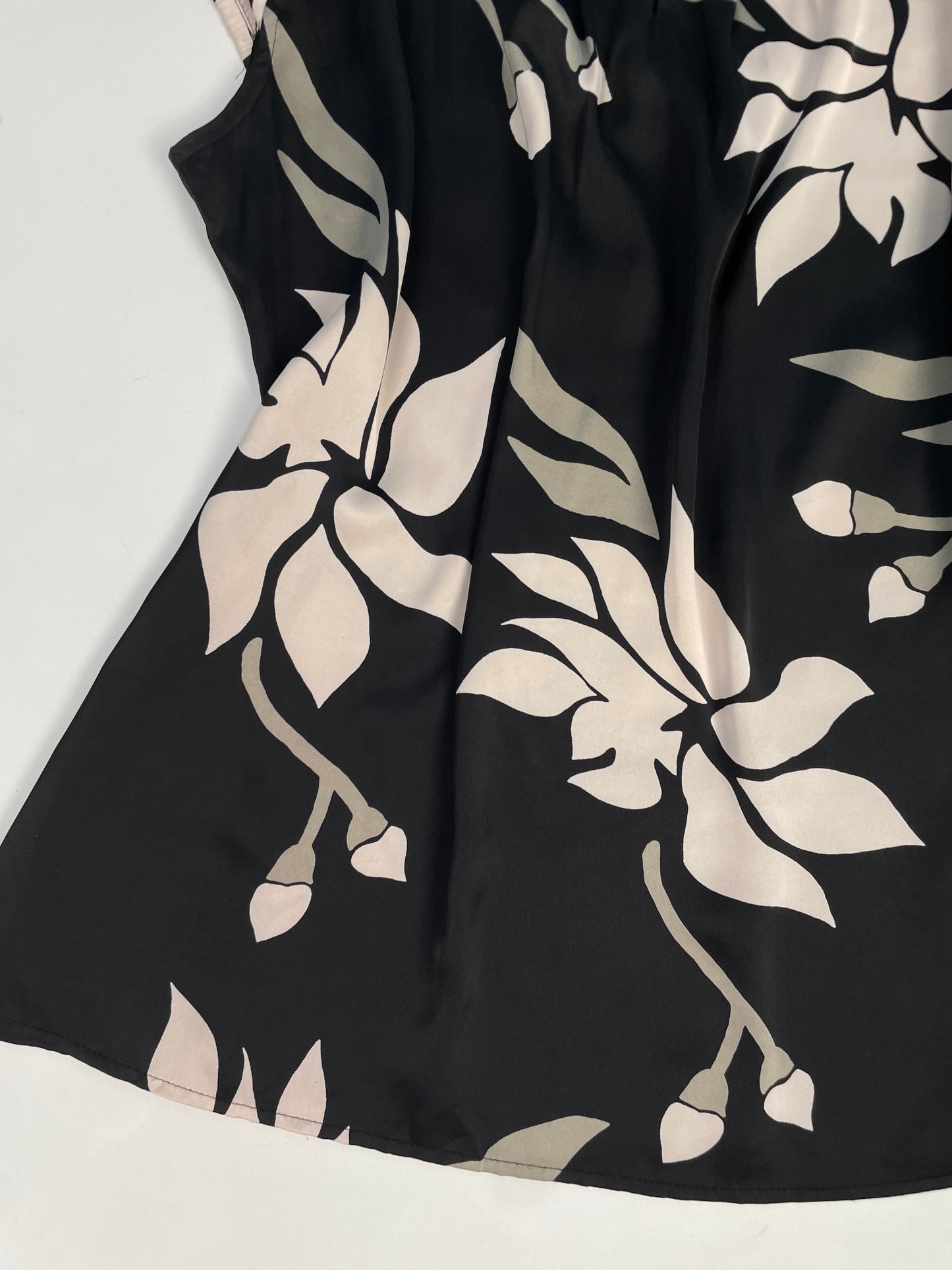 Comma Top-Bust 40