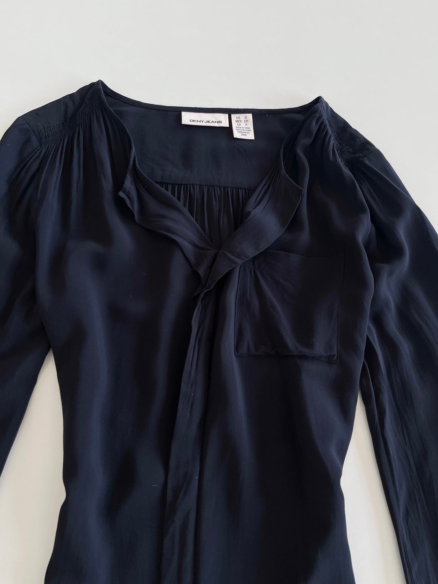 DKNY Vintage Top-Bust  42