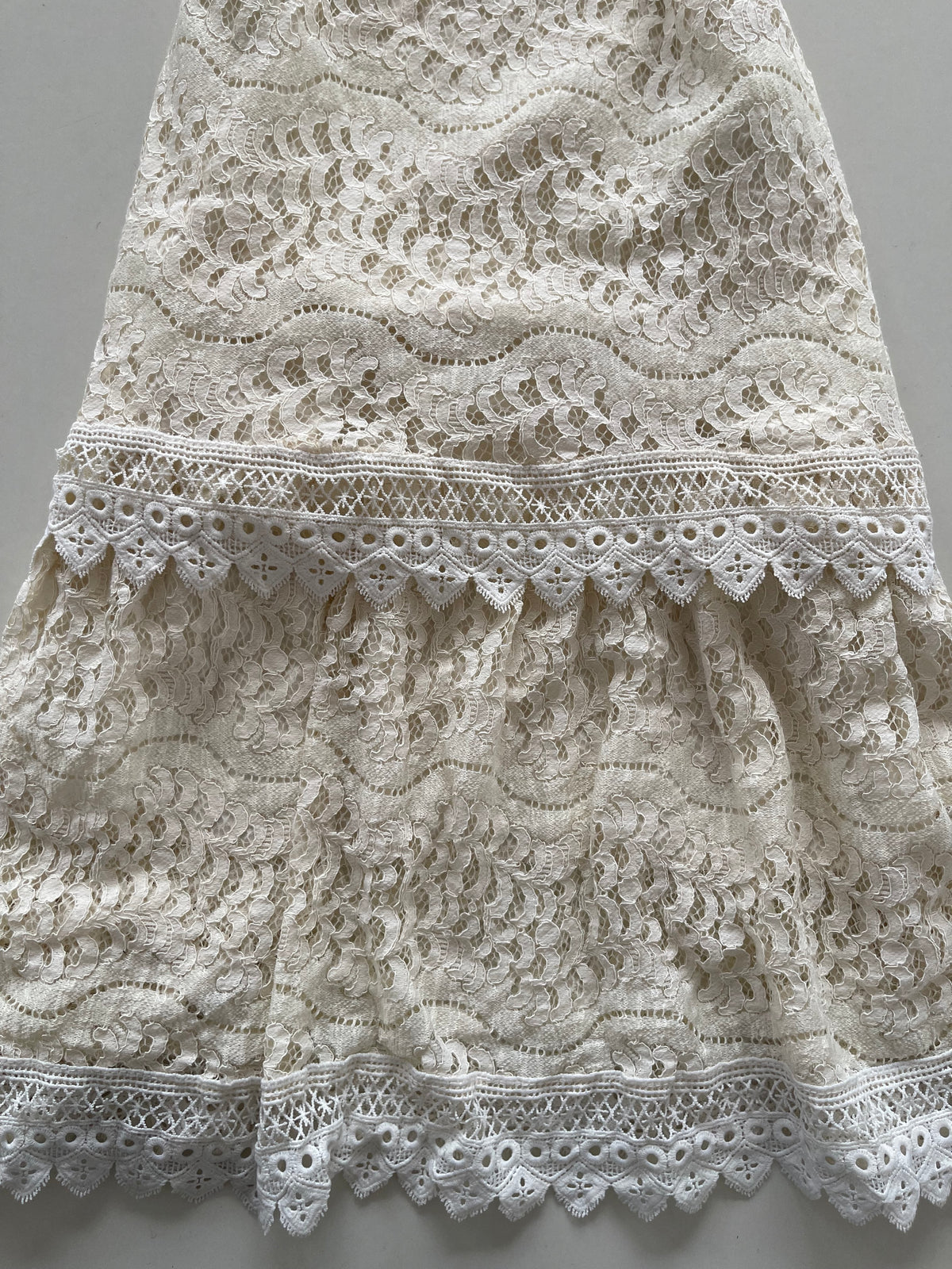 Vintage Lace Dress-Bust 38