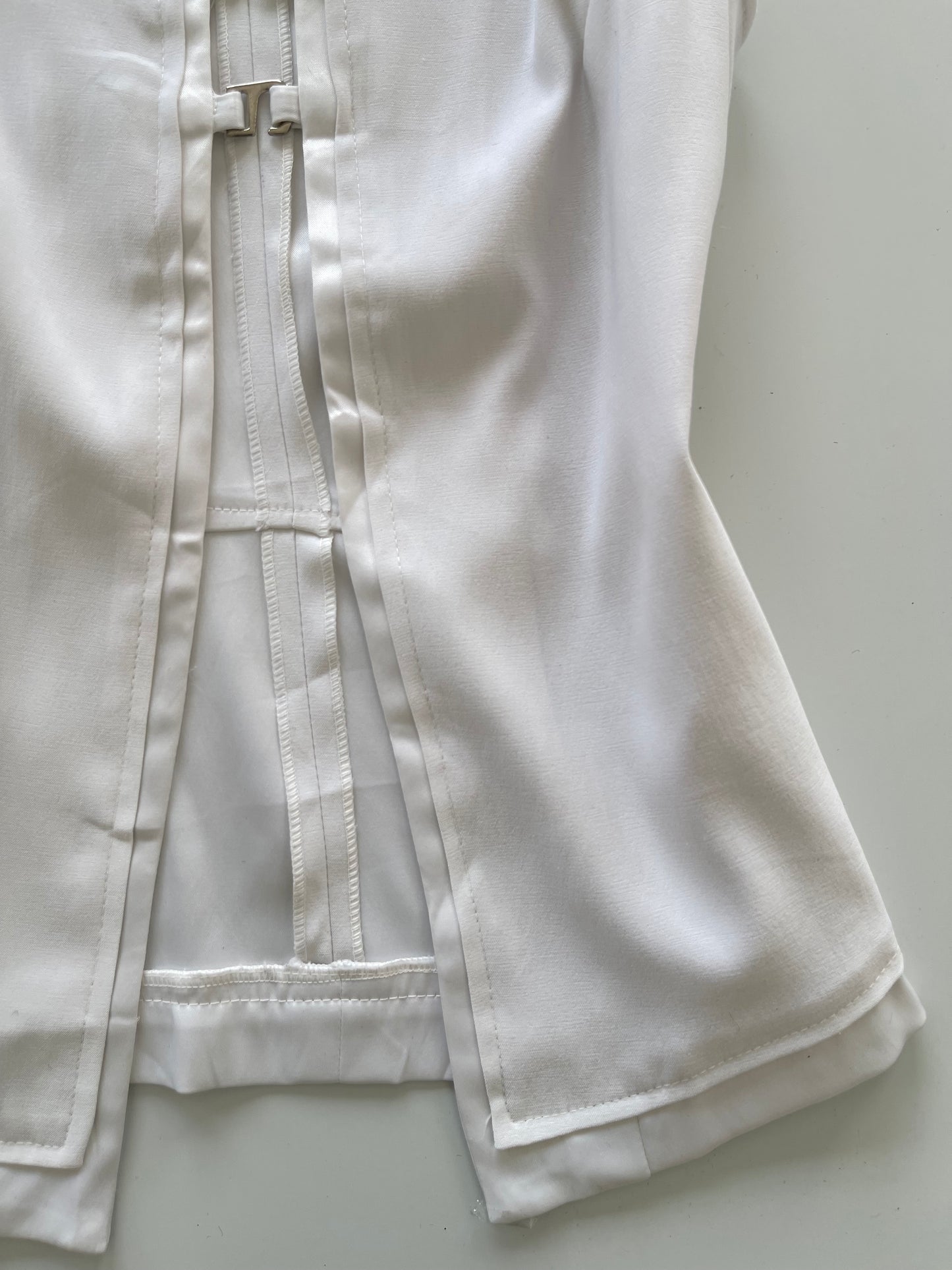 White Top-Bust 34
