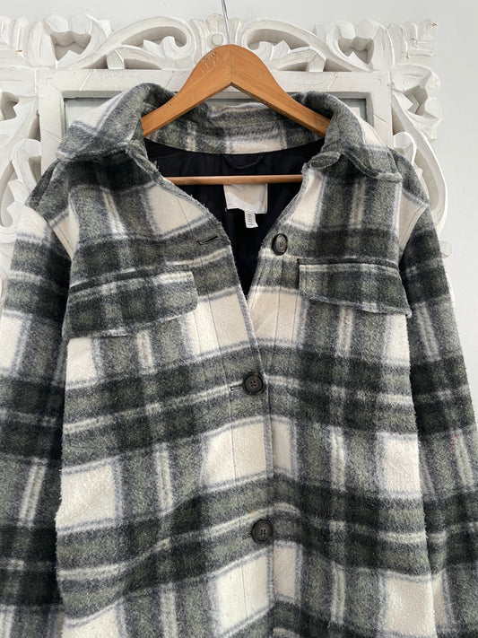 H&M Super Thick Puffer Shacket-Chest 46