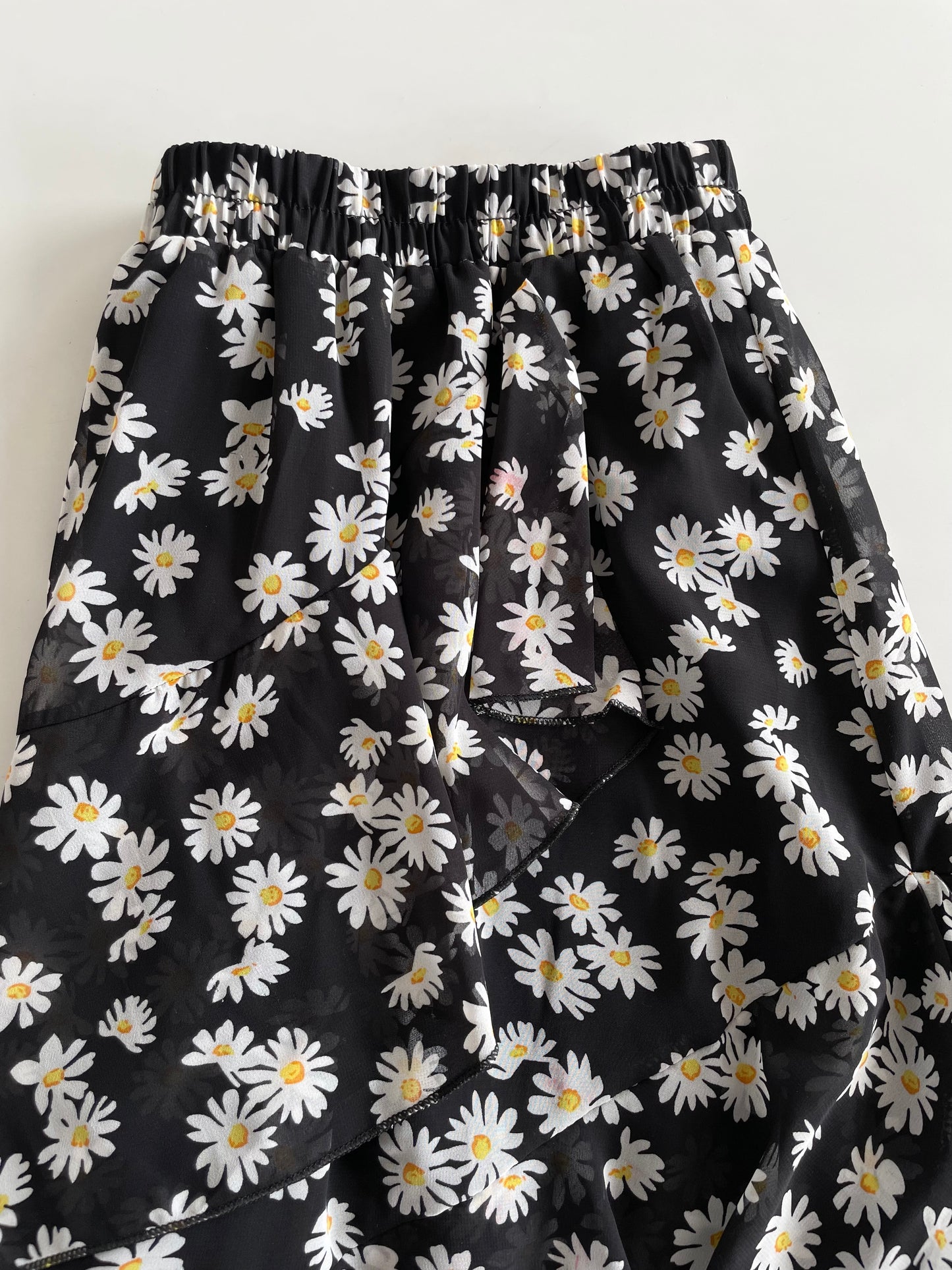 Daisies Ruffle Skirt-Waist 28 to 34