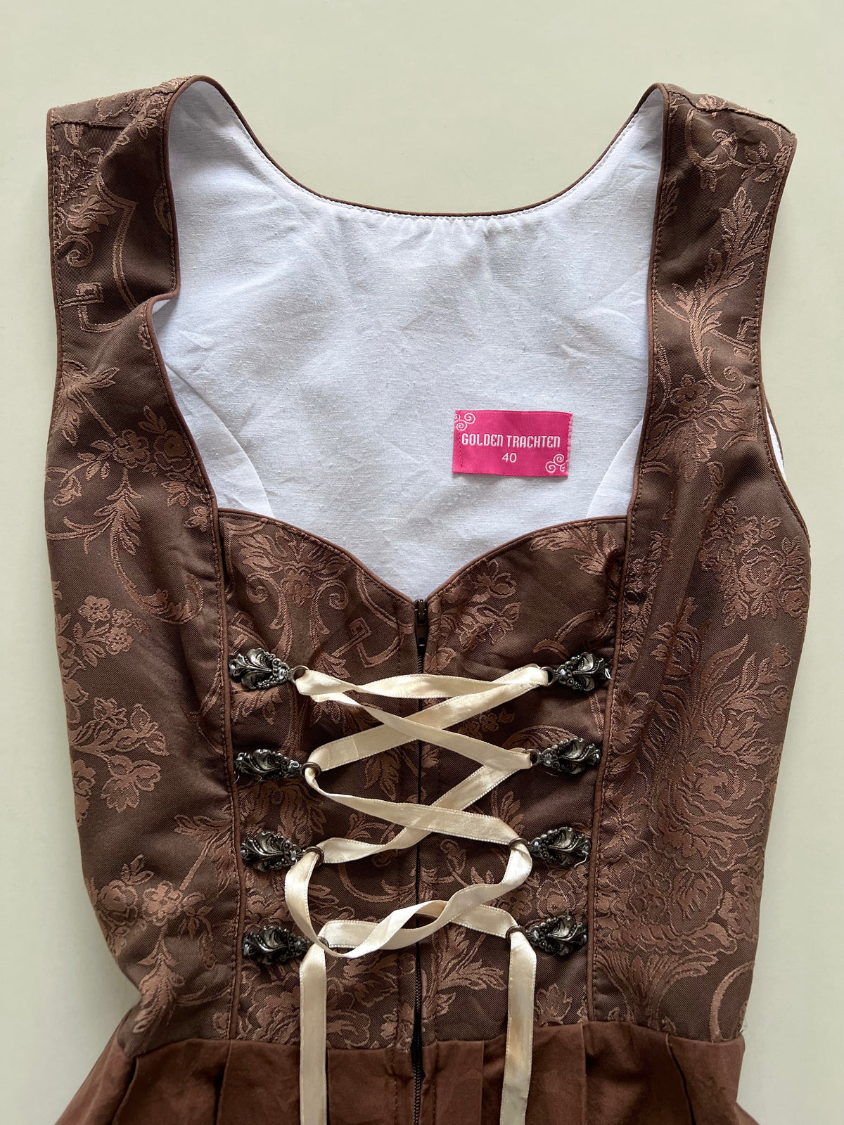 Golden Trachten Dress-Bust 38