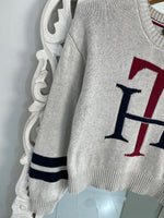 Load image into Gallery viewer, Vintage Tommy Hilfiger Sweater-Bust 34
