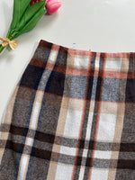 Load image into Gallery viewer, Plaid Vintage Tweed Skirt - Waist 24
