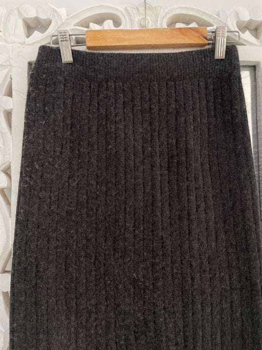 Warm Tweed Skirt-Waist 28 to 32