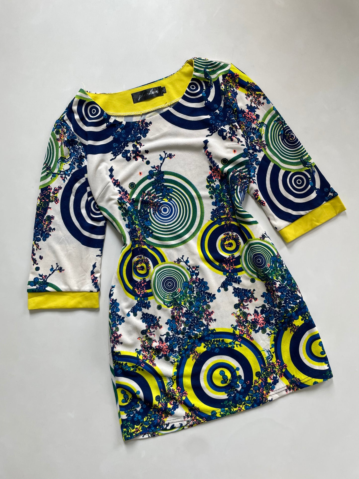 Dress-Bust 38