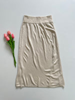 Load image into Gallery viewer, CREAM WOOLLEN SKIRT - BUST 30 TO 34
