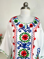 Load image into Gallery viewer, WHITE EMBROIDERED KURTA - BUST 38
