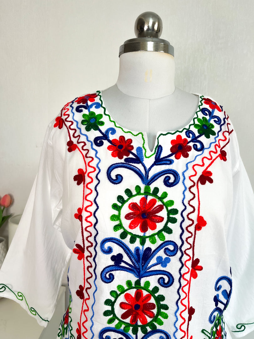 WHITE EMBROIDERED KURTA - BUST 38